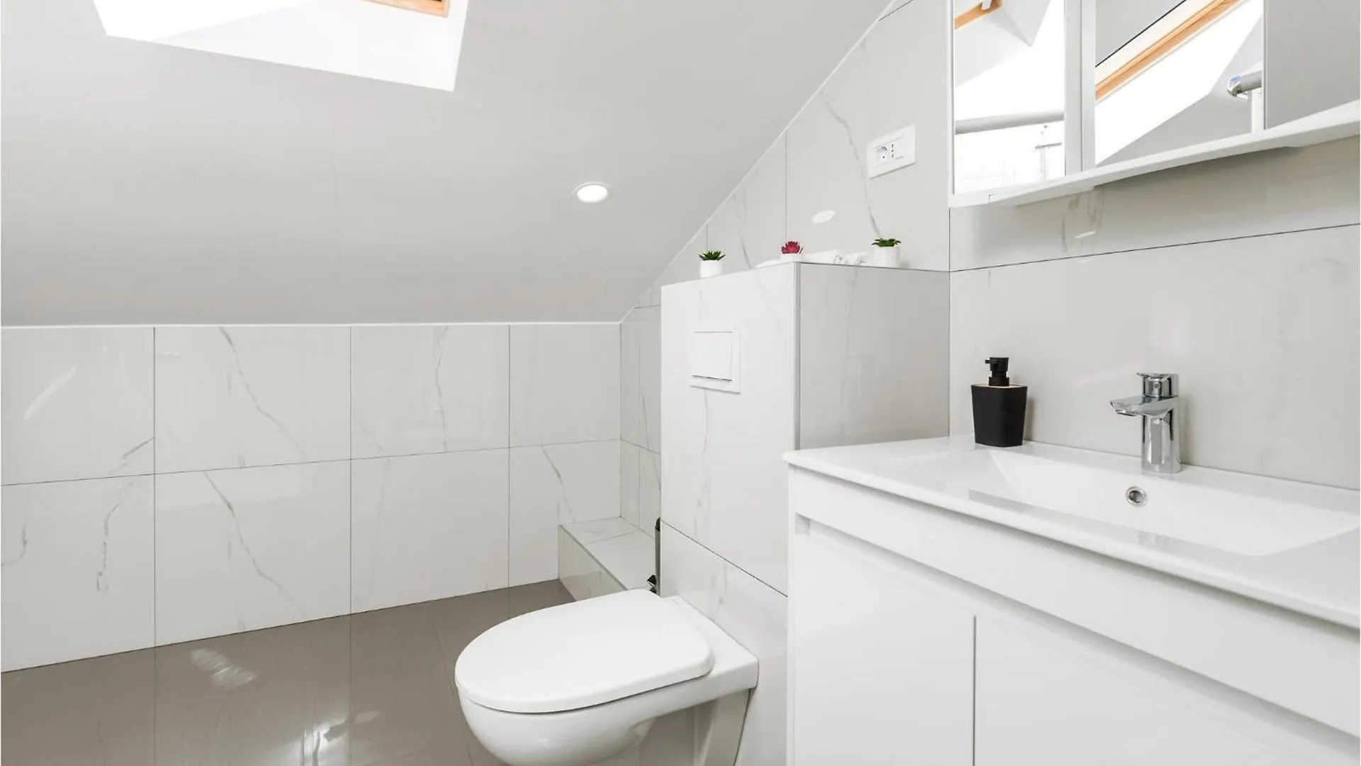 Gorgeous Apartment In Pobri With Wifi Volosko